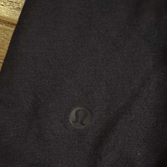 LULULEMON SZ 6 women’s navy  tie back  Sleeveless Top - Picture 3 of 5